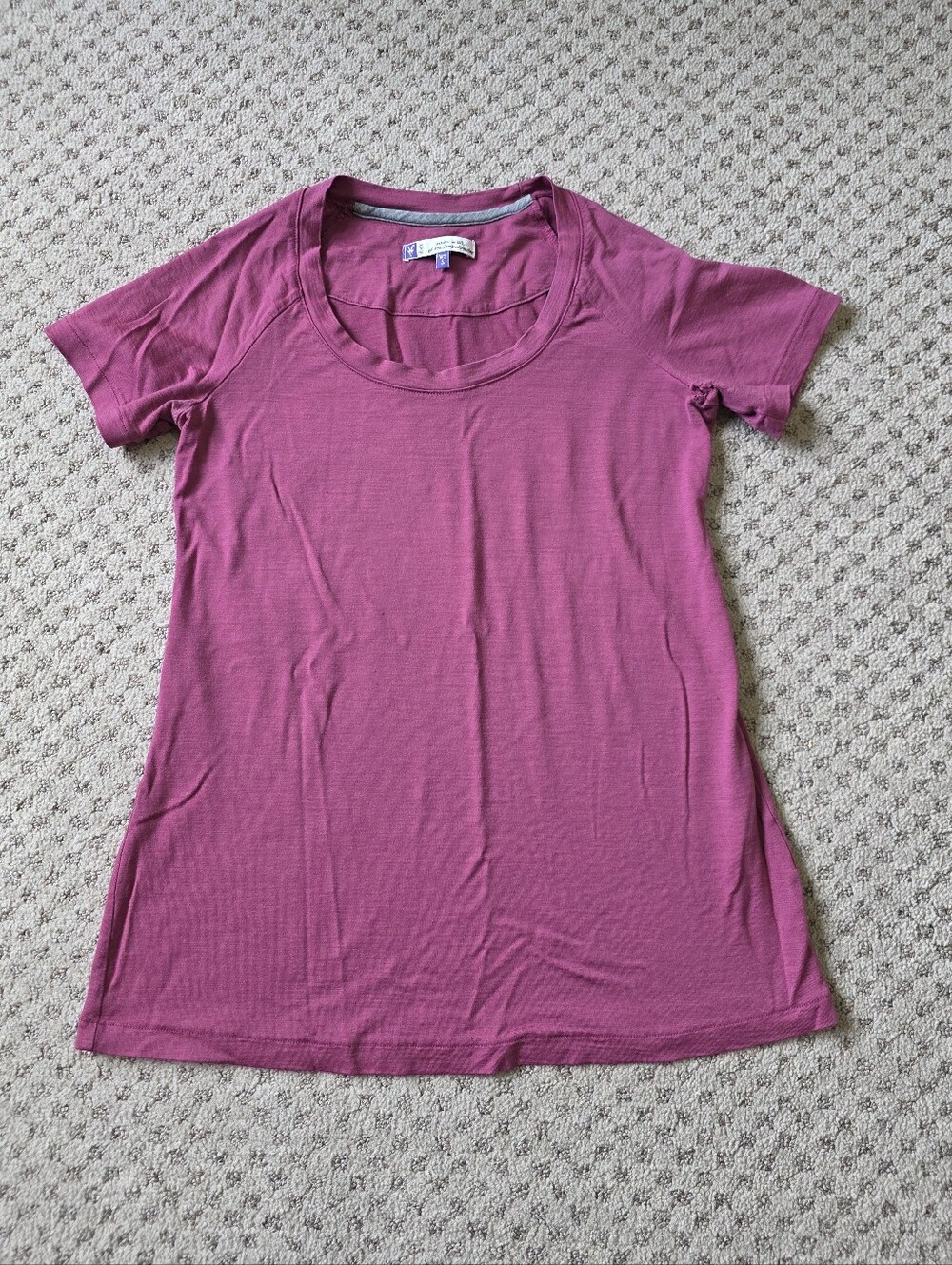 ibex Short Sleeve Scoop Neck Tee in Berry Pink